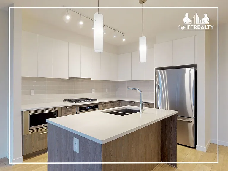 625 E 3rd St #101 — Photo 4