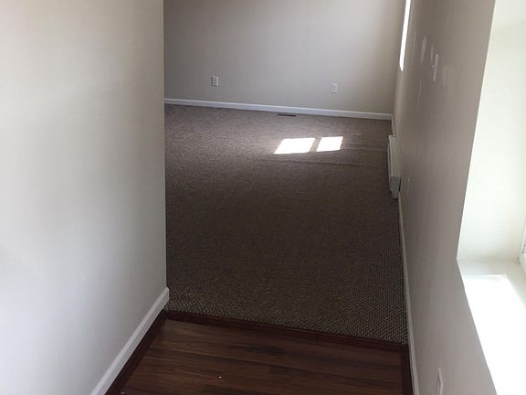 4th image of 203 Brown St