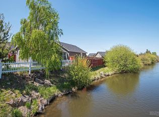 2675 NE 5th St, Redmond, OR 97756