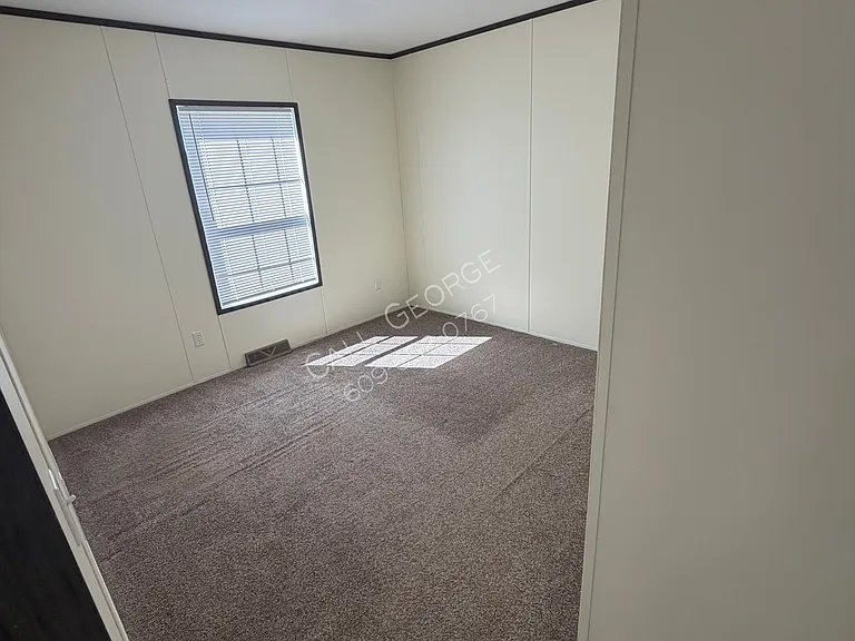 719 Pine Ave — Photo 11