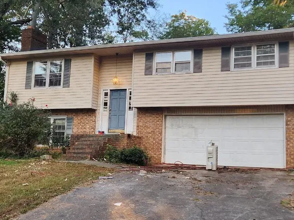 1304 Vine St NE, Gainesville, GA 30501