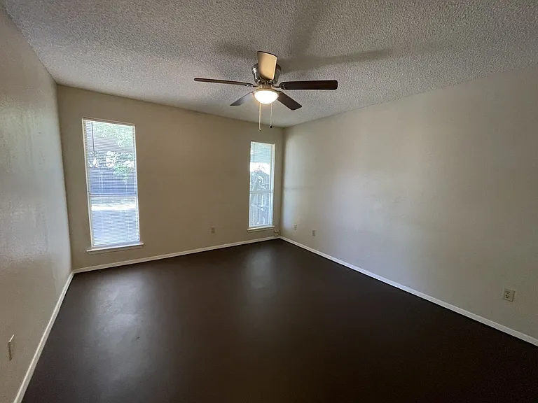 2508 Lido Ln — Photo 6