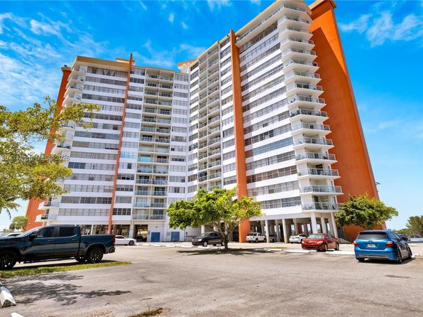 1351 NE Miami Gardens Dr APT 722E