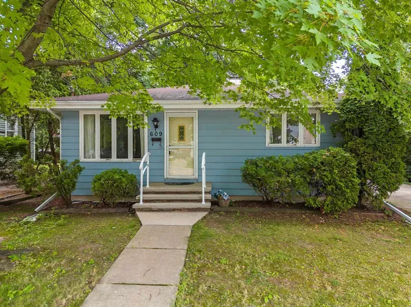 609 S Memorial Dr, Appleton, WI 54914