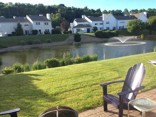 51 Erin Ln, East Setauket, NY 11733