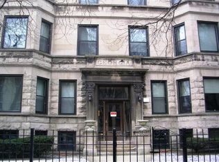 638 W Grace St #3E, Chicago, IL 60613