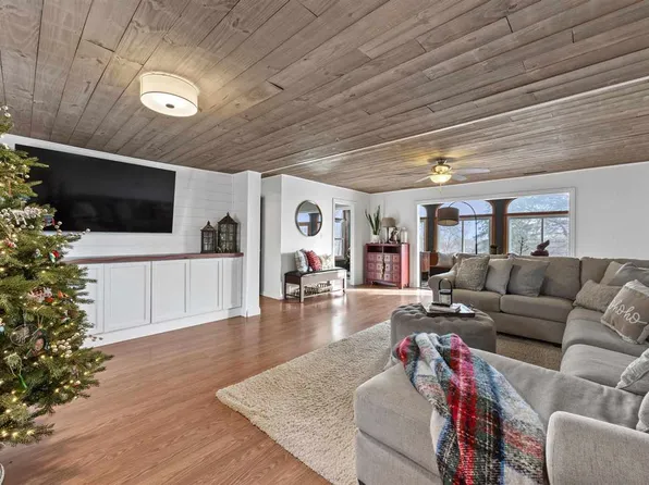 500 S Park Rd, Tiffin, IA 52340