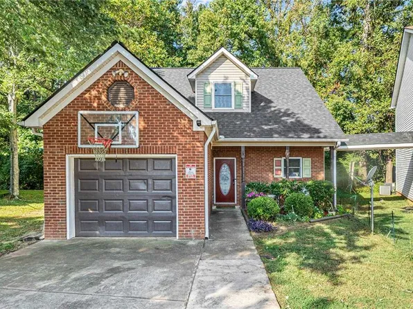 634 Shadowmoore Dr, Riverdale, GA 30274