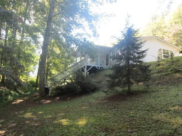 130 Bent Pine Trl, Sylva, NC 28779