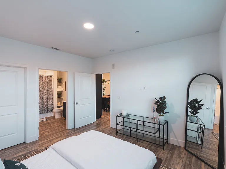 Vela Apartments — Photo 5