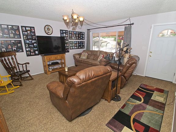 True One-Level Living!