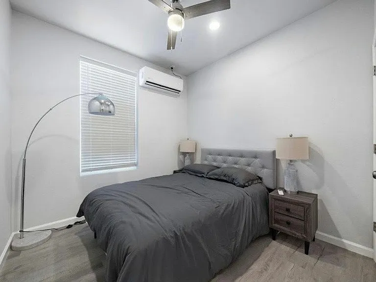 920 Avenue L #A — Photo 3