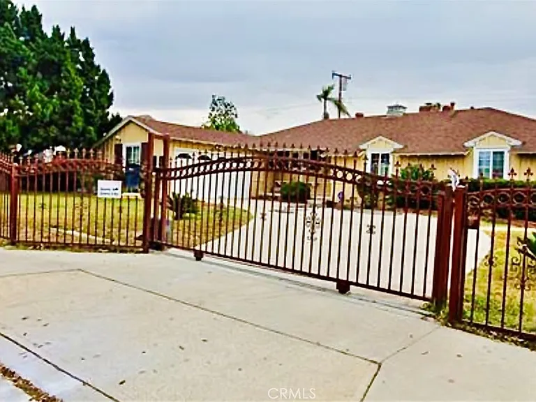 1704 E Vine Ave #A — Photo 2