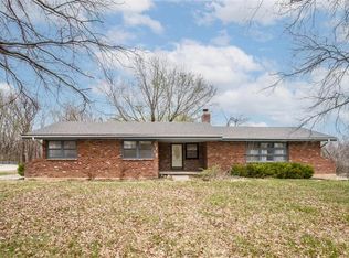 3715 NW Valley View Rd, Blue Springs, MO 64015