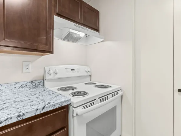 Charbern Apts - In The Heart of Milwaukie Oregon