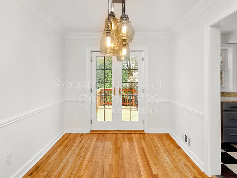 712 S Alfred St — Photo 6