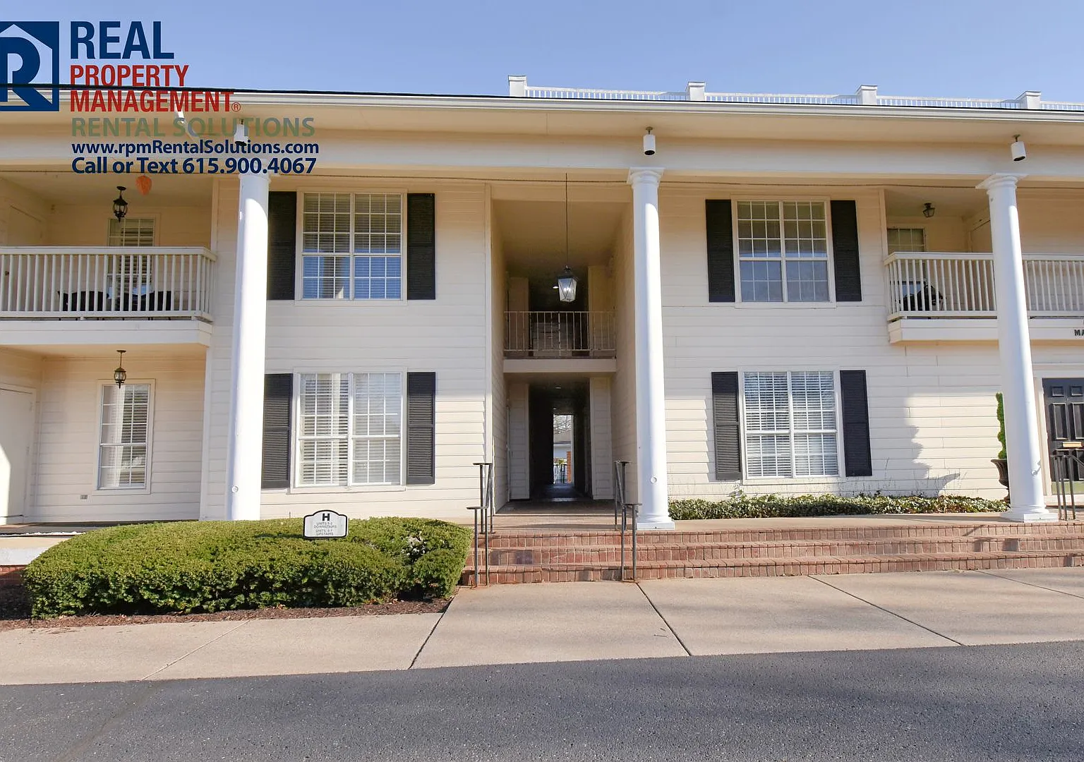 Adorable 2BD/2BA condo in Sanbyrn Hall, water included! — Photo 3