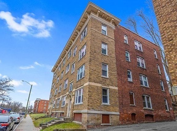 5th image of 236-240 Locust St