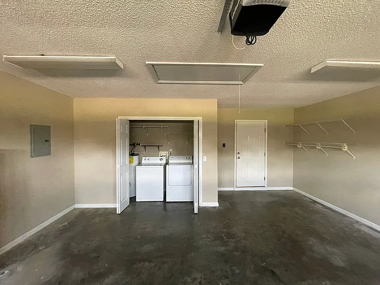 260 Windsor Garden Dr — Photo 23