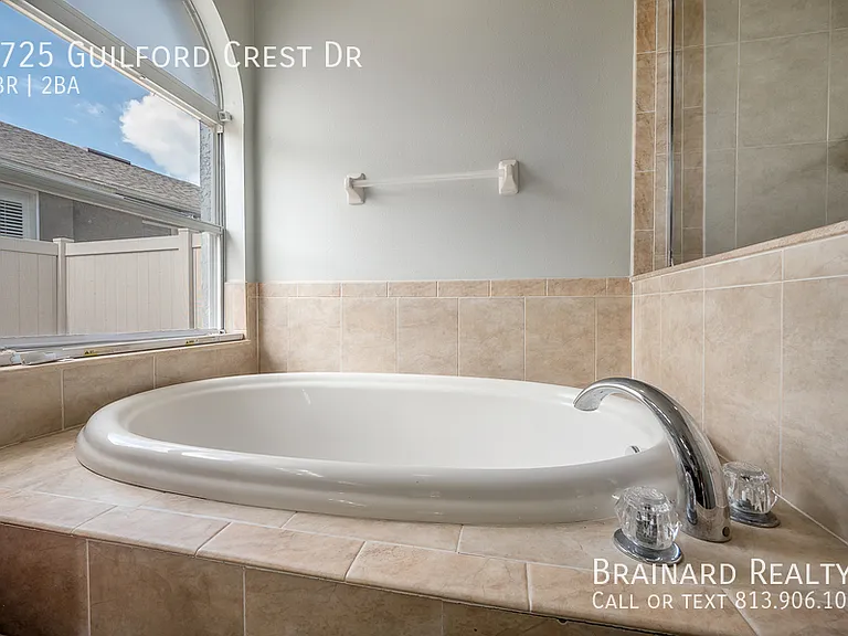 6725 Guilford Crest Dr — Photo 20