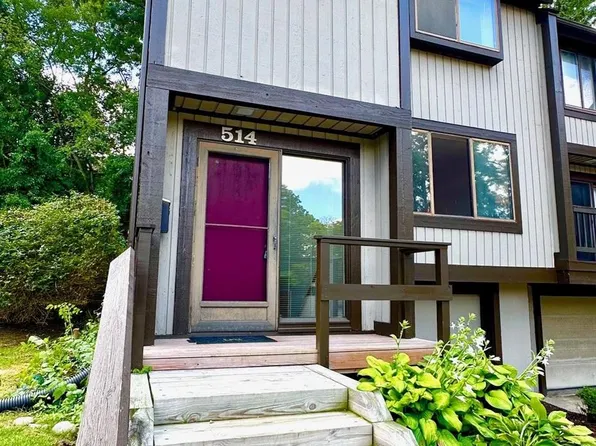 514 Victoria Sq, Brighton, MI 48116