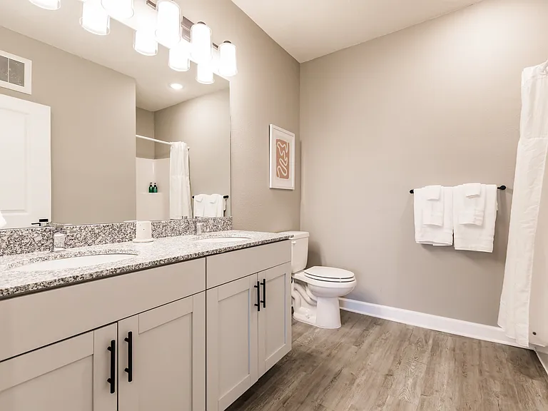 Vantage Apartments — Photo 91