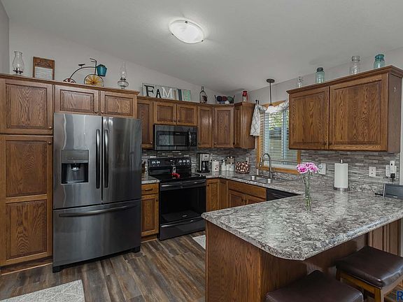 5th image of 4004 W 92nd St