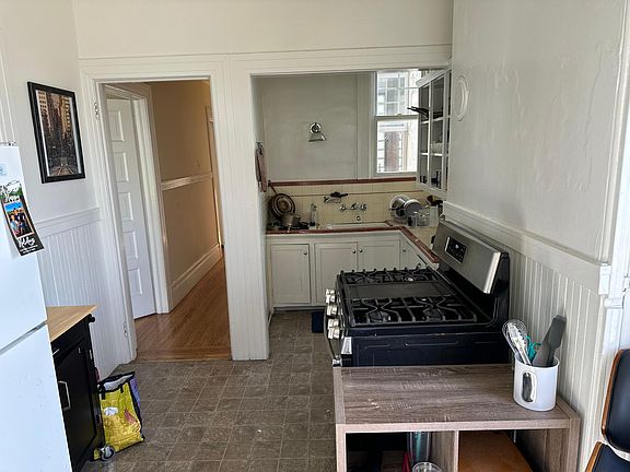5th image of 1544 Union St