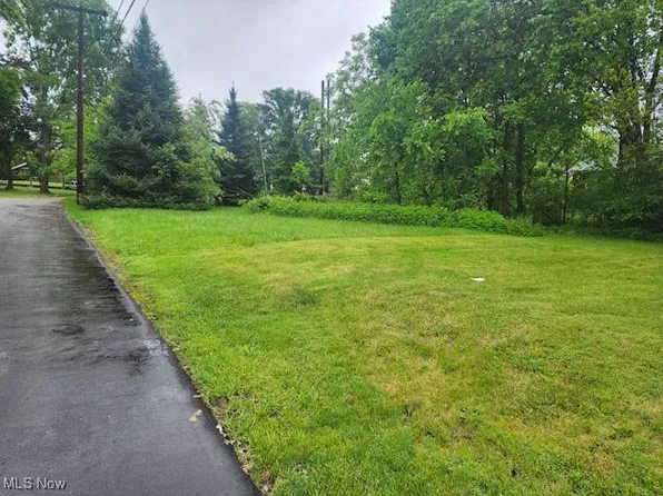 Wooster Rd N, Barberton, OH 44203