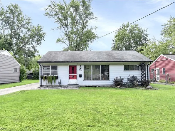 279 Kempton Dr, Berea, OH 44017