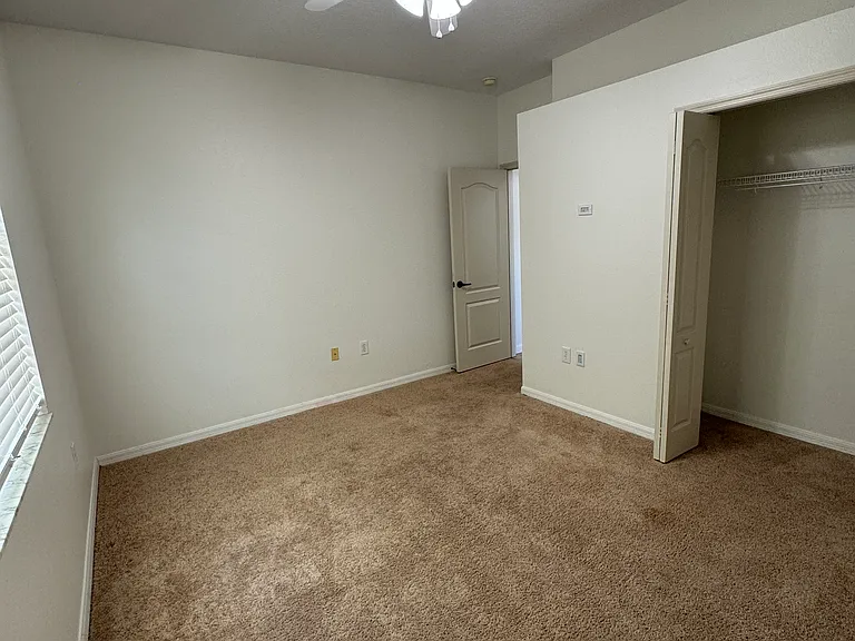 13447 Silvercreek Dr — Photo 18