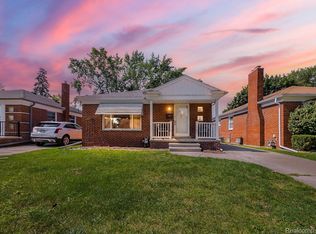 8480 Becker Ave, Allen Park, MI 48101