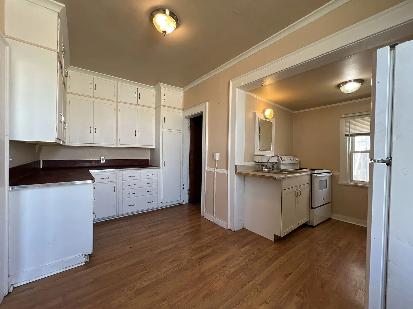 93 Kaufmann Ave — Photo 2