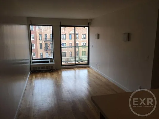 Rented by EXR | media 12