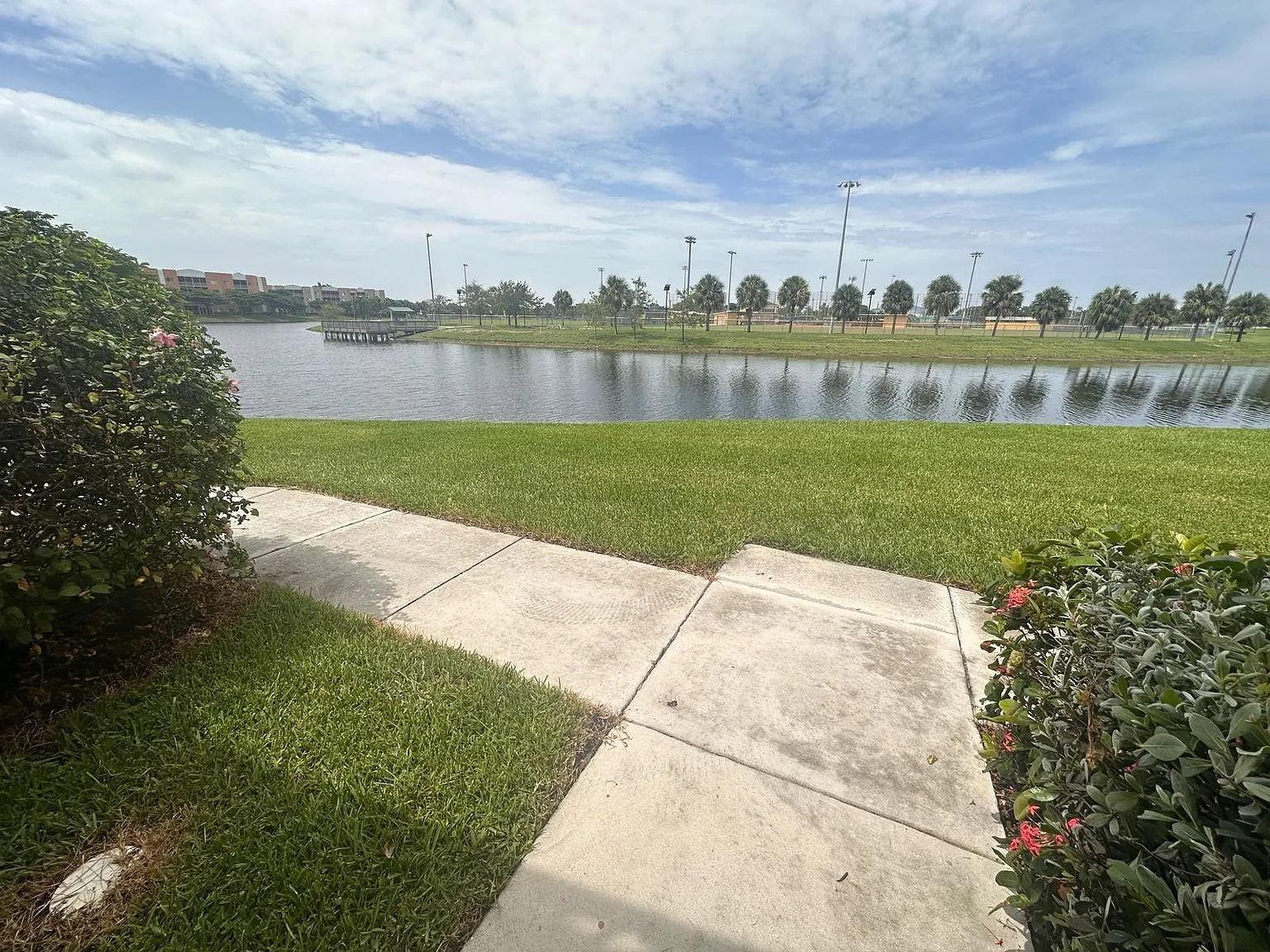 1 bed, 1.0 bath, 691 sqft, $1,750 — Photo 3