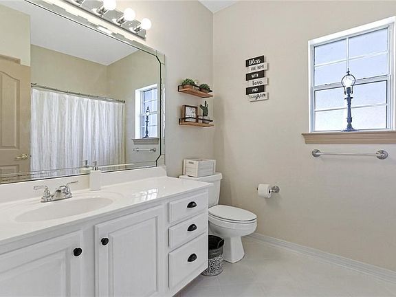 3rd image of 133 Pine St