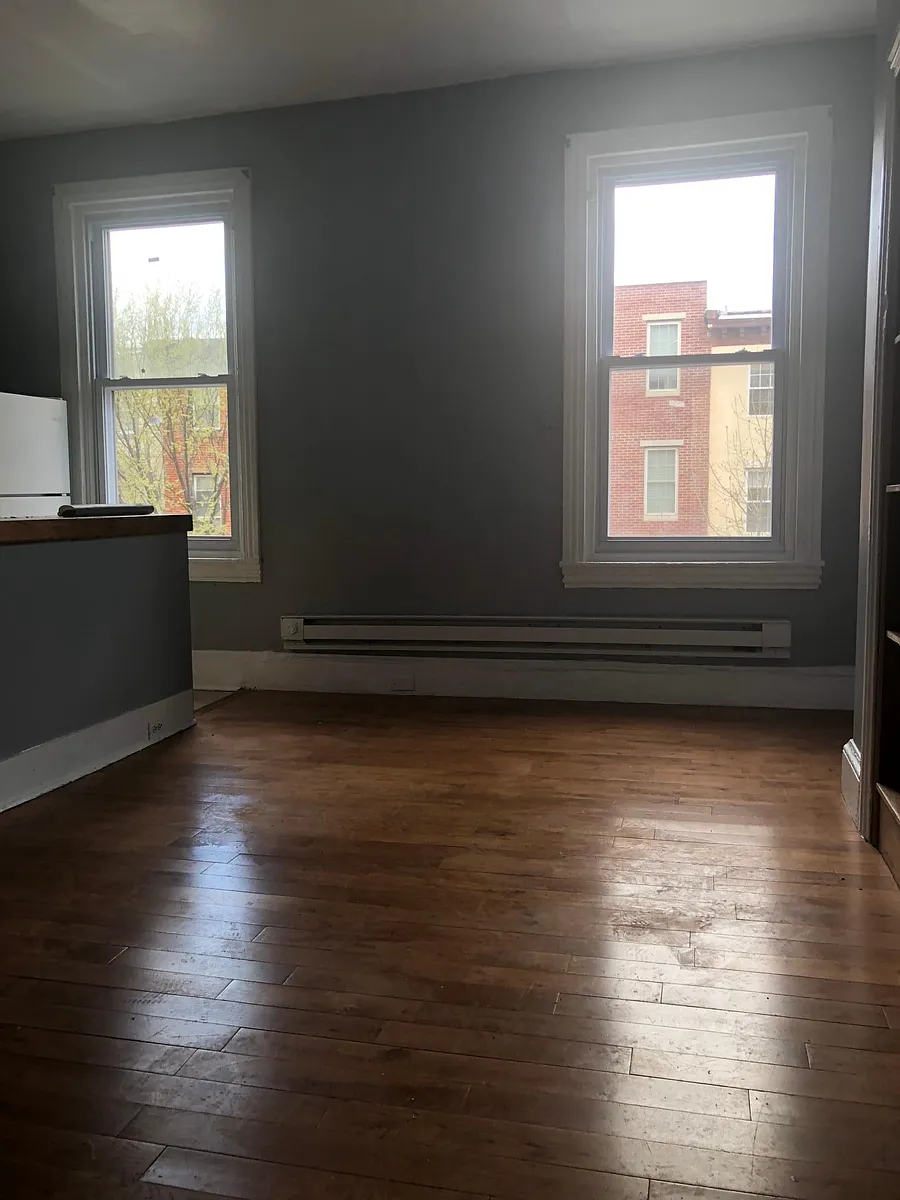 Main living area - 1838 Christian St #3