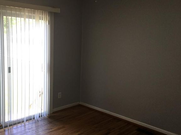 3rd image of 27305 Townley Ave