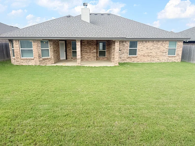 2002 Rustic Manor Dr — Photo 18