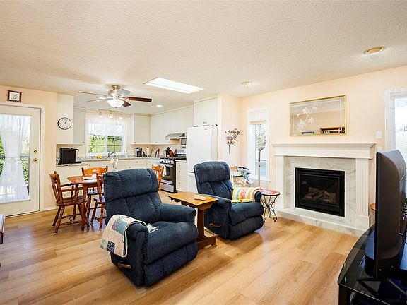 5th image of 4749 Hammond Bay Rd
