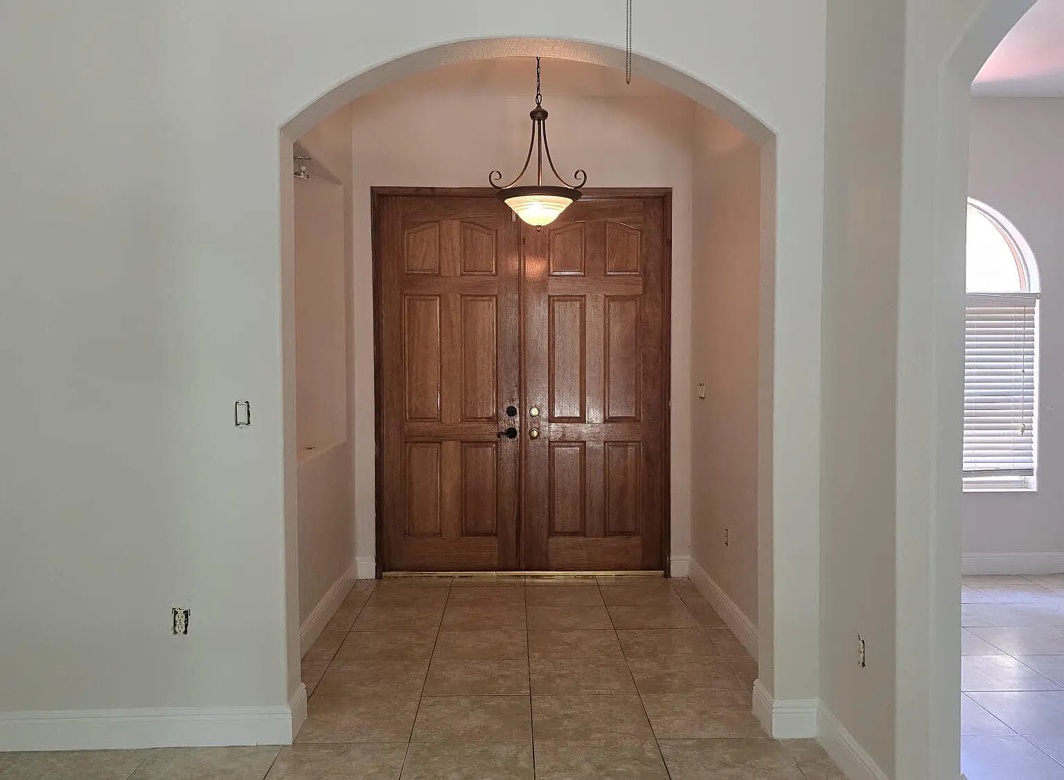 3 bed, 3.0 bath, 2207 sqft, $2,775 — Photo 2