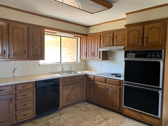 2nd image of 606 Heritage Trl