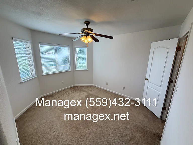 2833 E Cromwell Ave — Photo 14