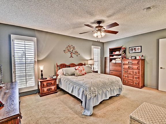 5th image of 13031 W Westgate Dr