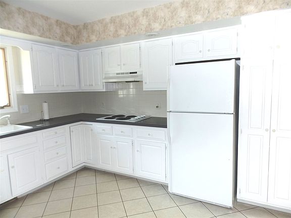 5th image of 17966 Dorset Dr