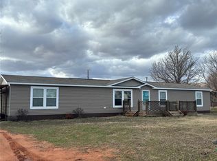 517 S Main St, Canute, OK 73626