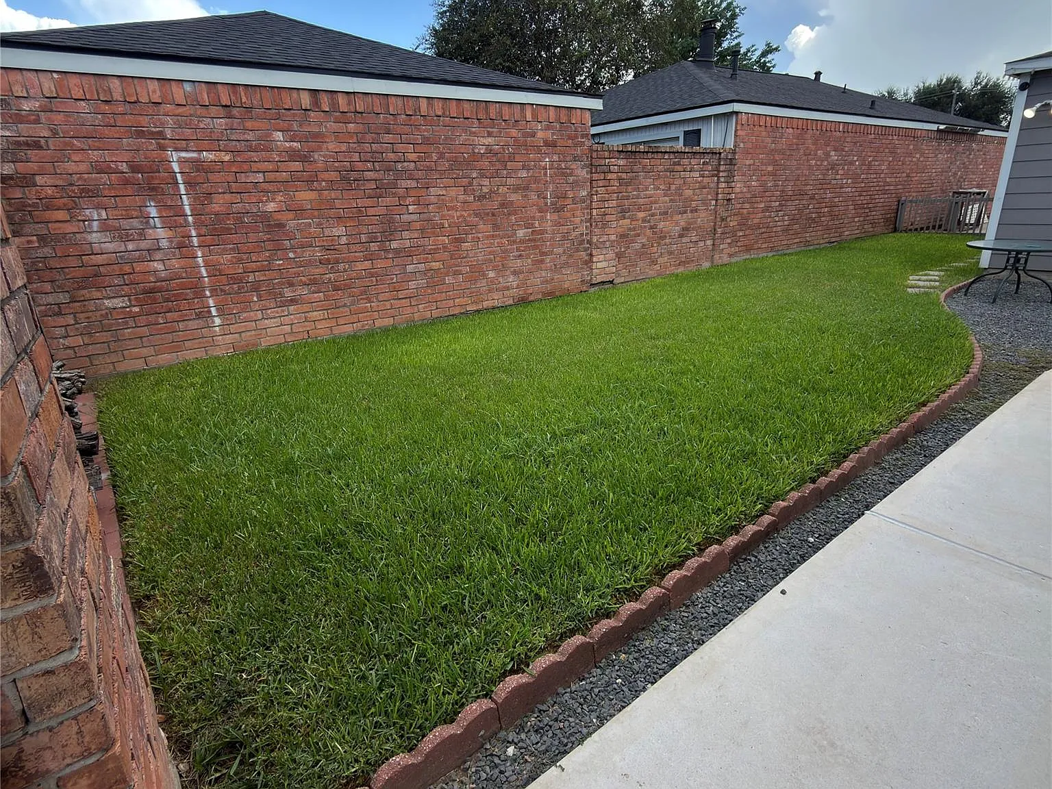 3 bed, 2.0 bath, 1511 sqft, $2,000 — Photo 3