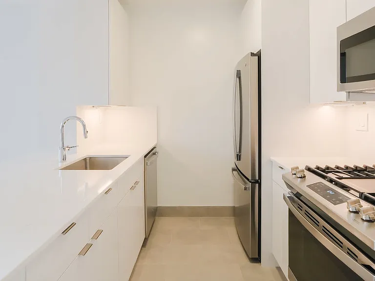 777 6th Ave #16F — Photo 44