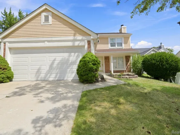 456 Farmridge Ct, Rochester Hills, MI 48307