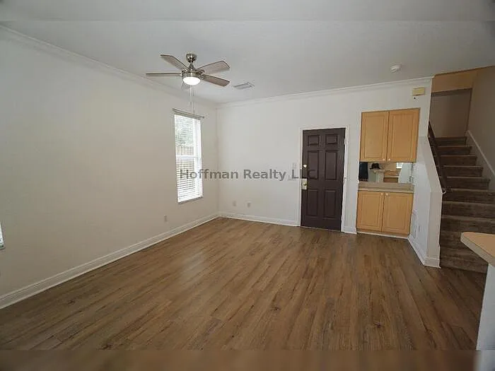 3 bed, 2.5 bath, 1113 sqft, $3,800 — Photo 2